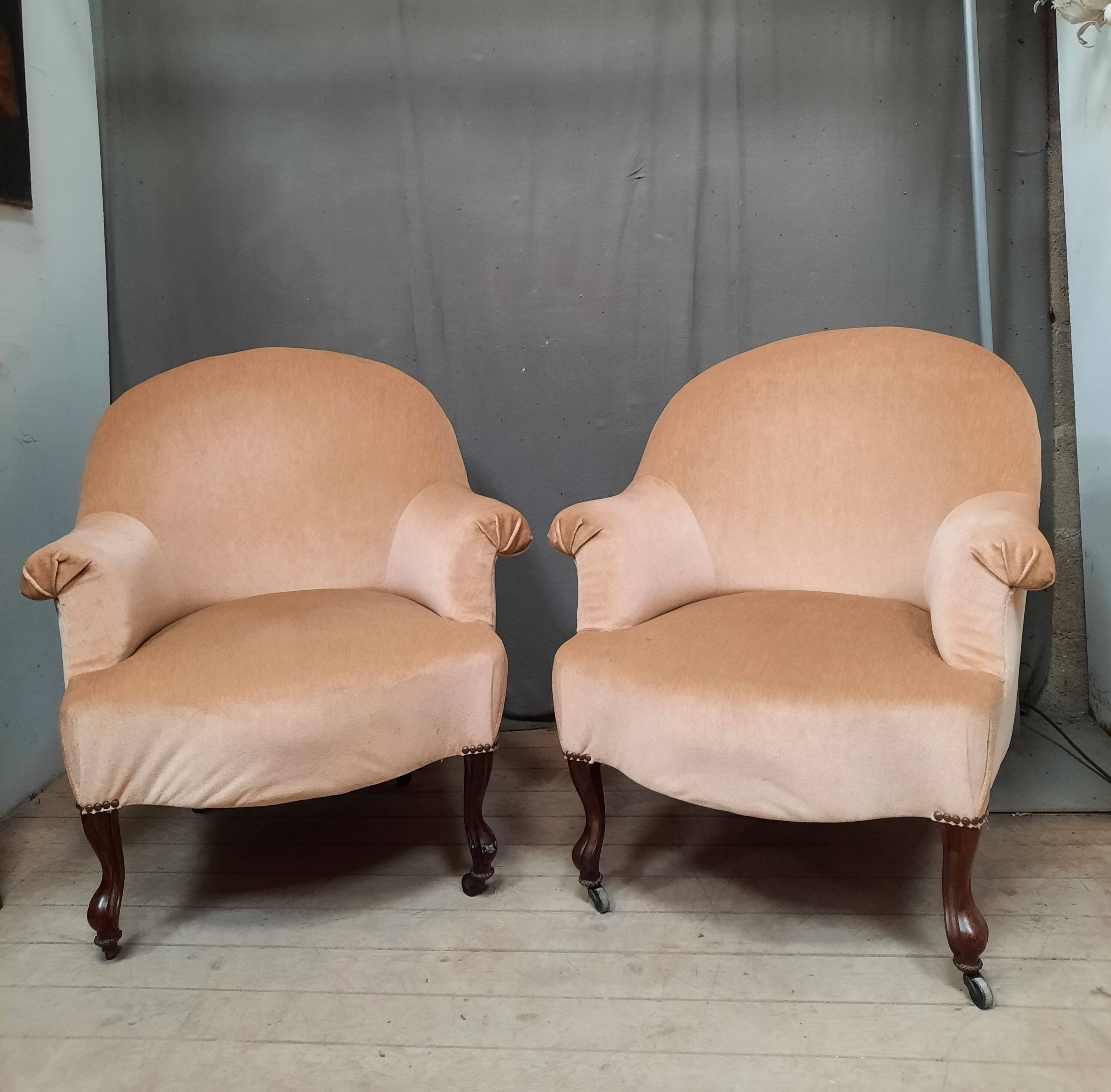Paire de fauteuils crapauds