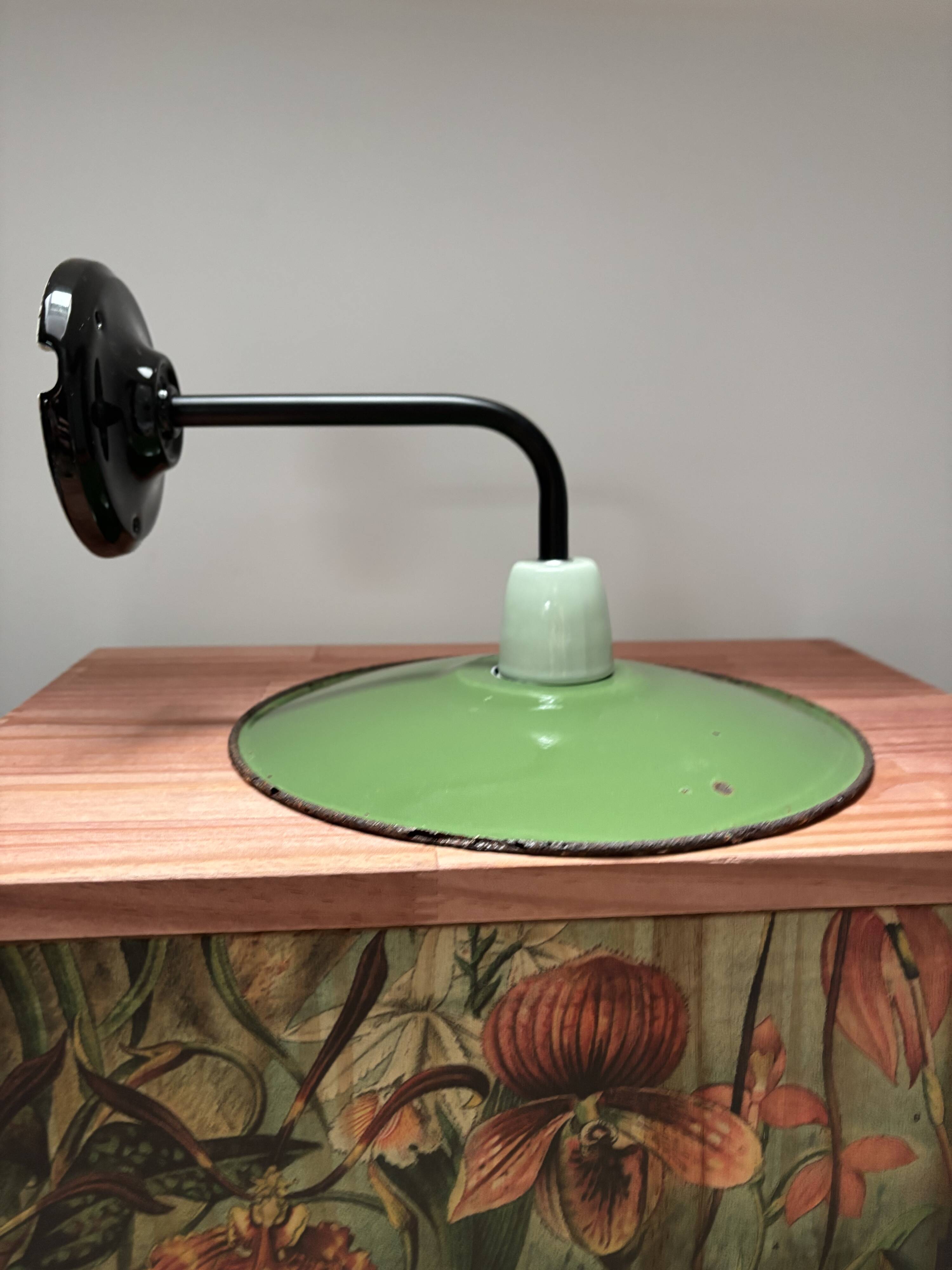Vintage enamelled sheet metal wall light