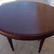 Table en acajou extensible  à 6 pieds fuselés et canelé style louis XVI