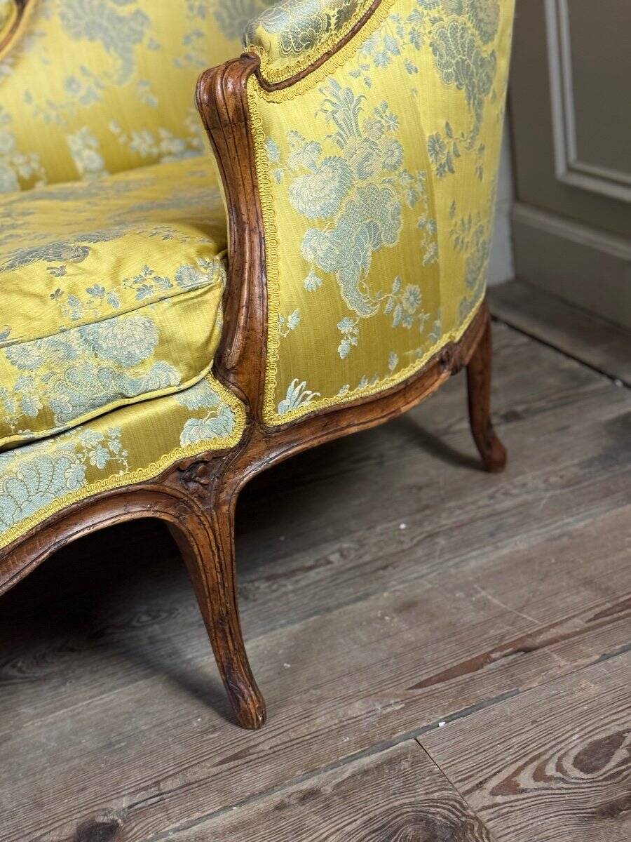 Duchess in Boat, Chaise Longue, Louis XV, Yellow Silk, 18th Century