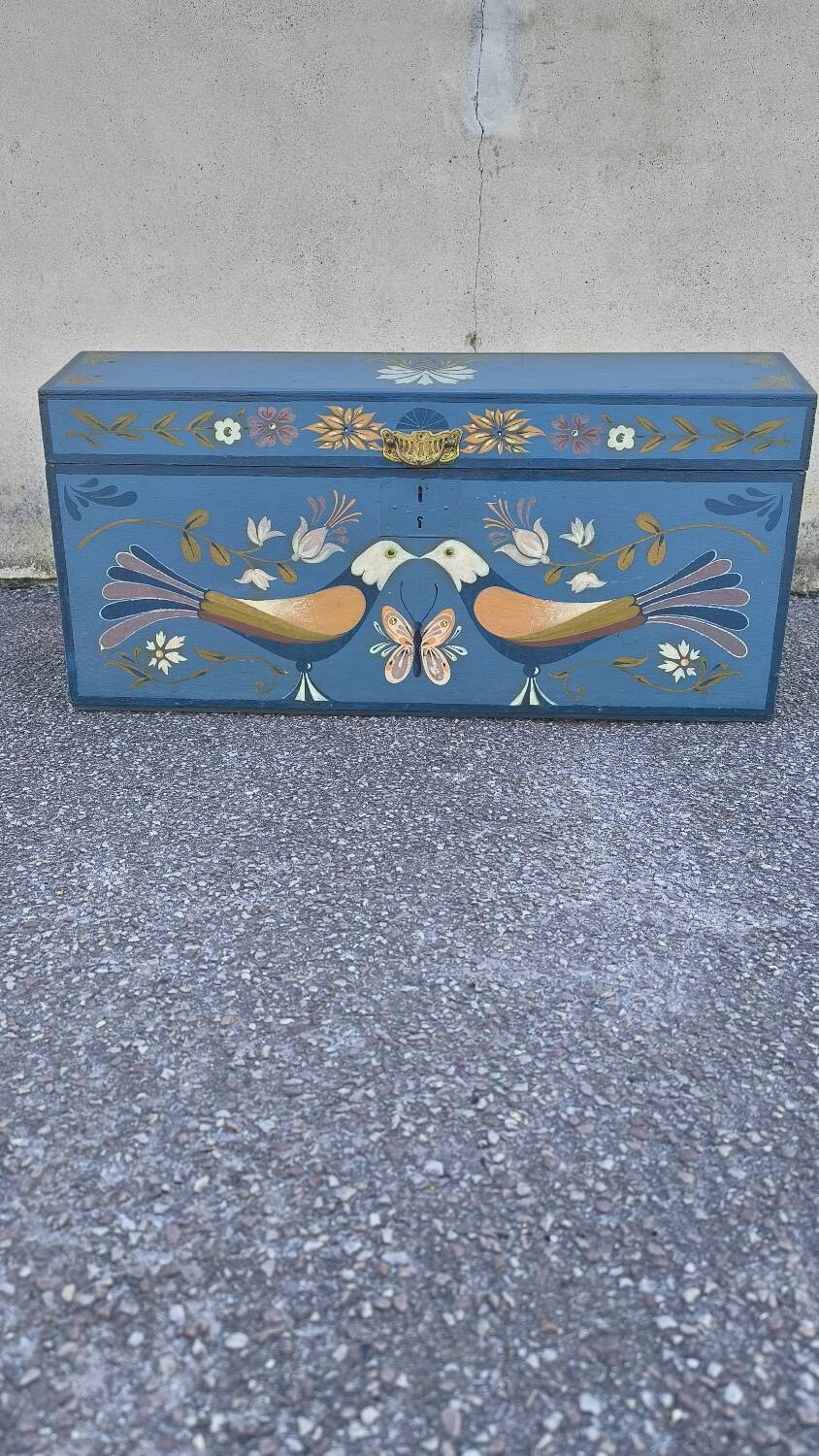 Swedish hand-painted chest 1900