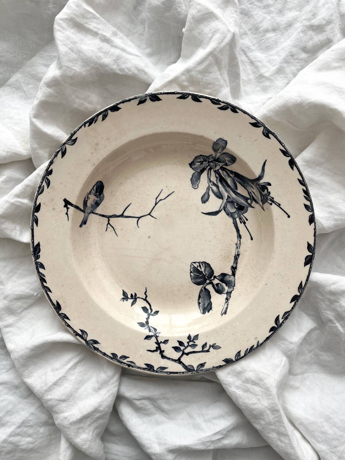 Assiette creuse en terre de fer « Oxford » Choisy le Roi