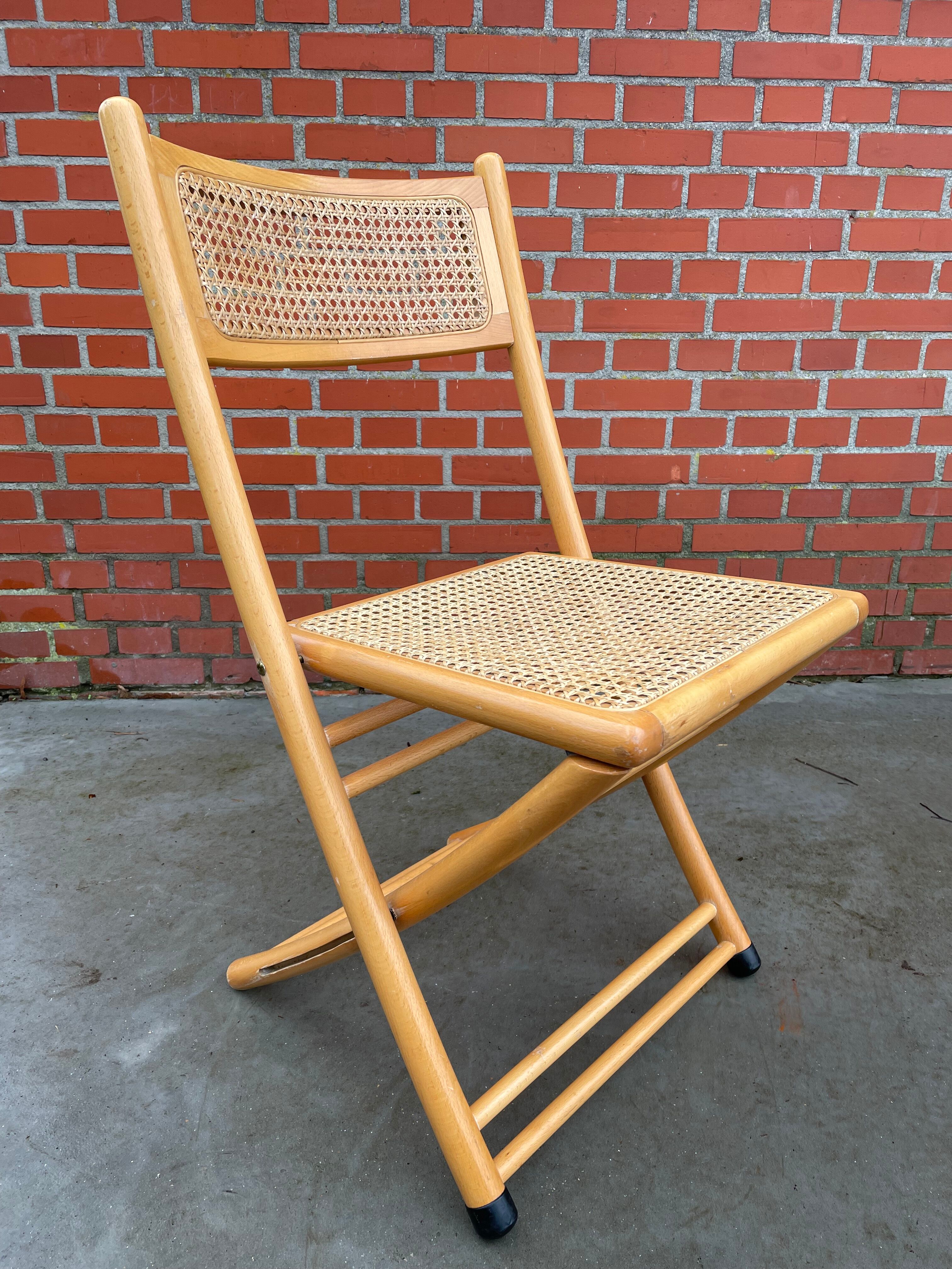 Vintage cesca style wooden folding chair design