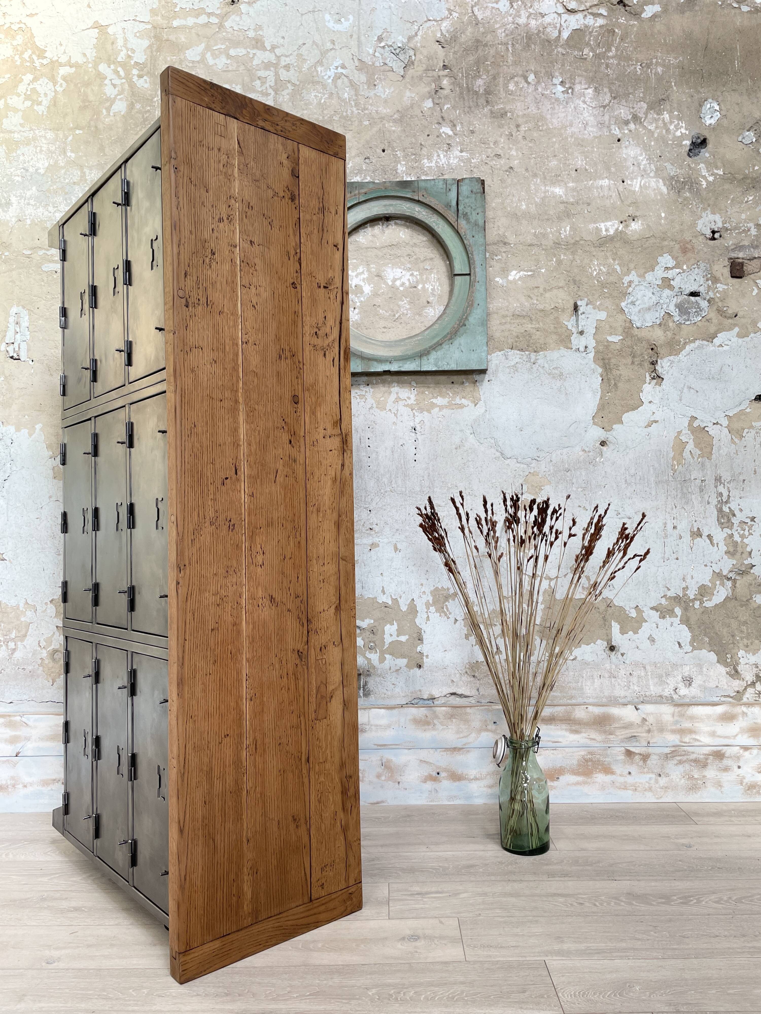 Industrial row in metal and oak.