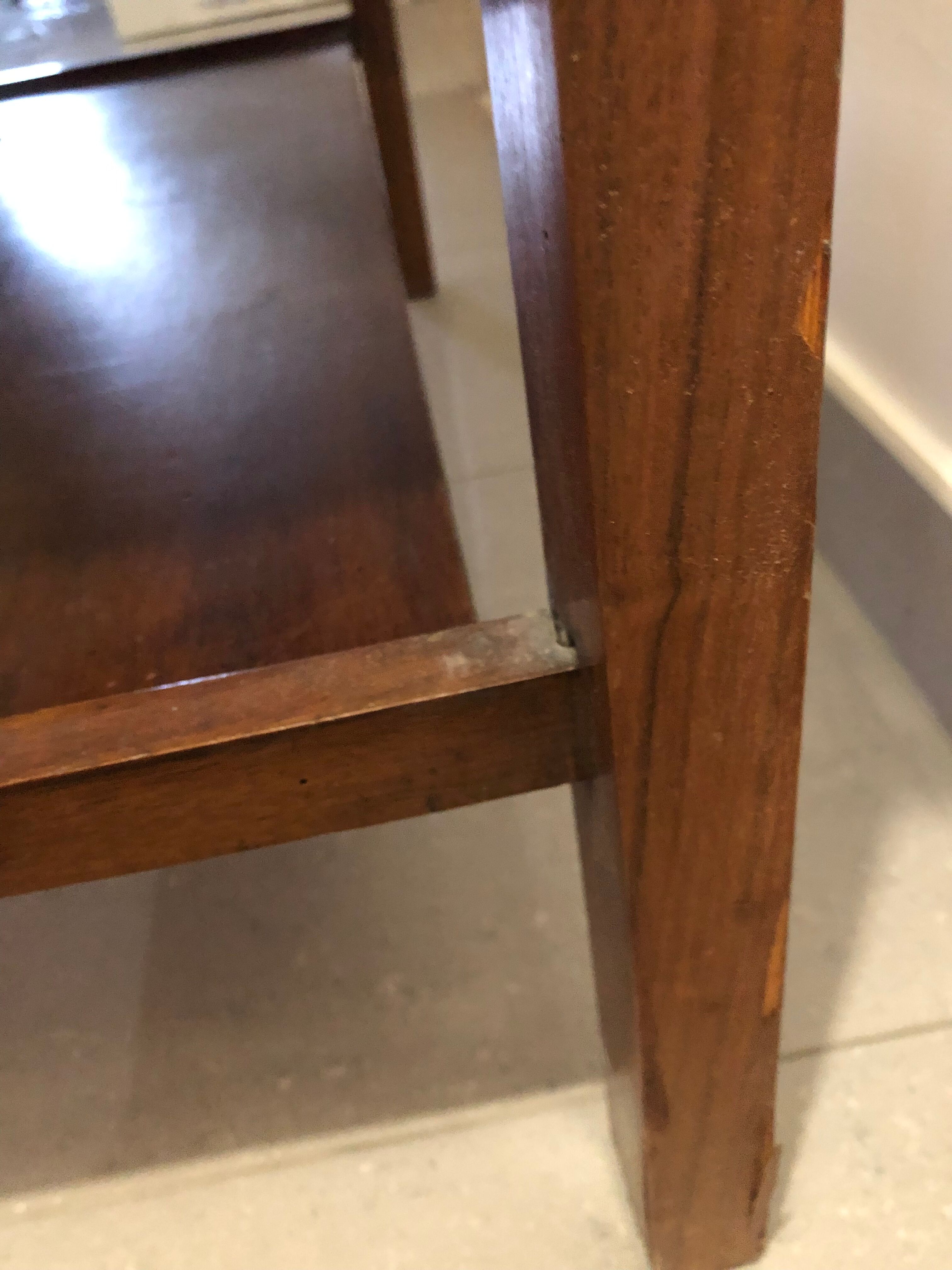 Table de toilette dessus marbre