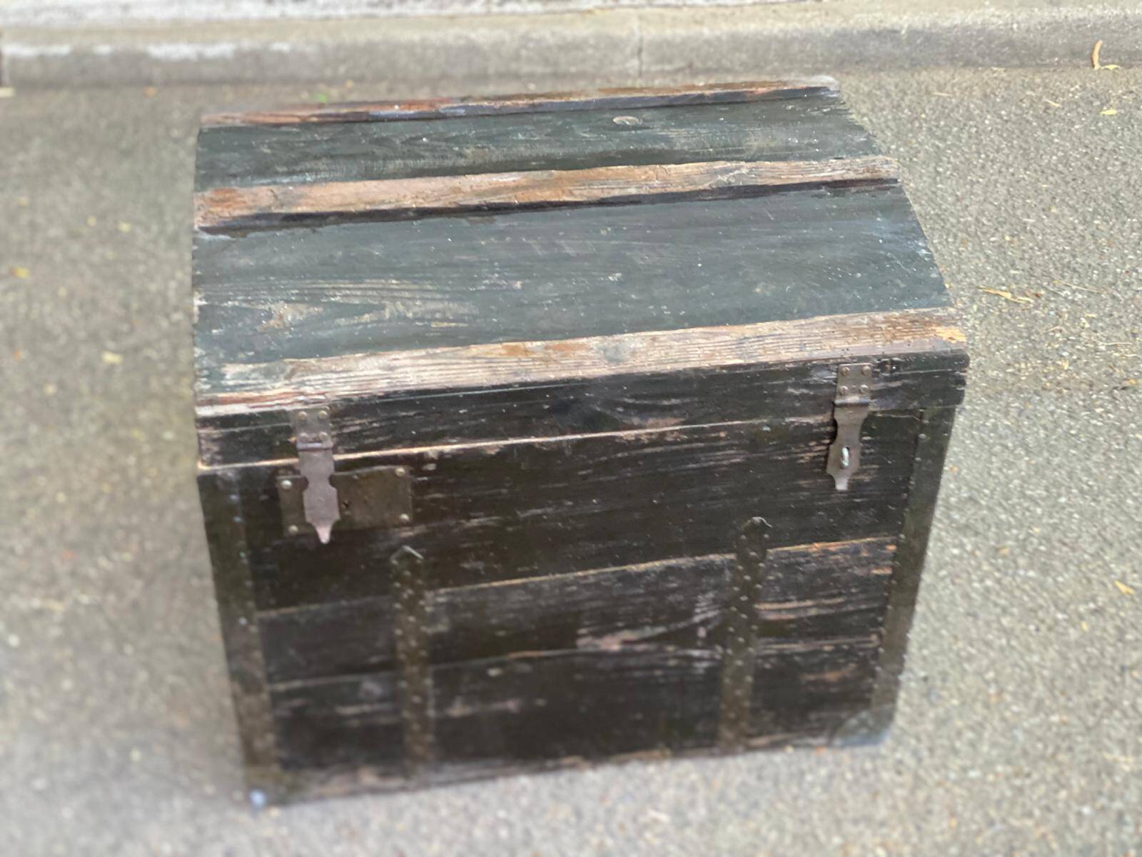 Malle bombée vintage en bois du XIXème