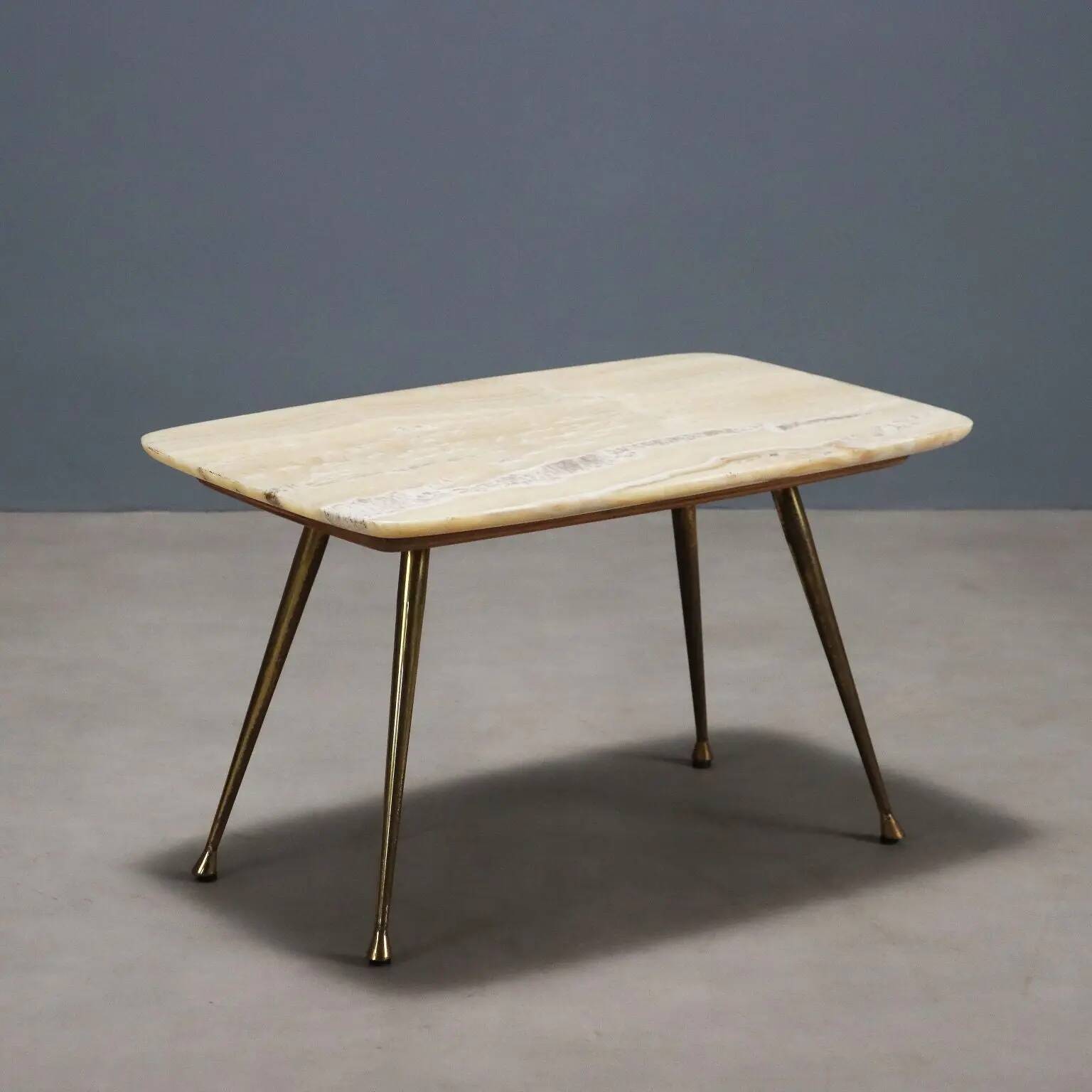 Vintage coffee table in onyx and brass, design, Italy, 1950s-1960s