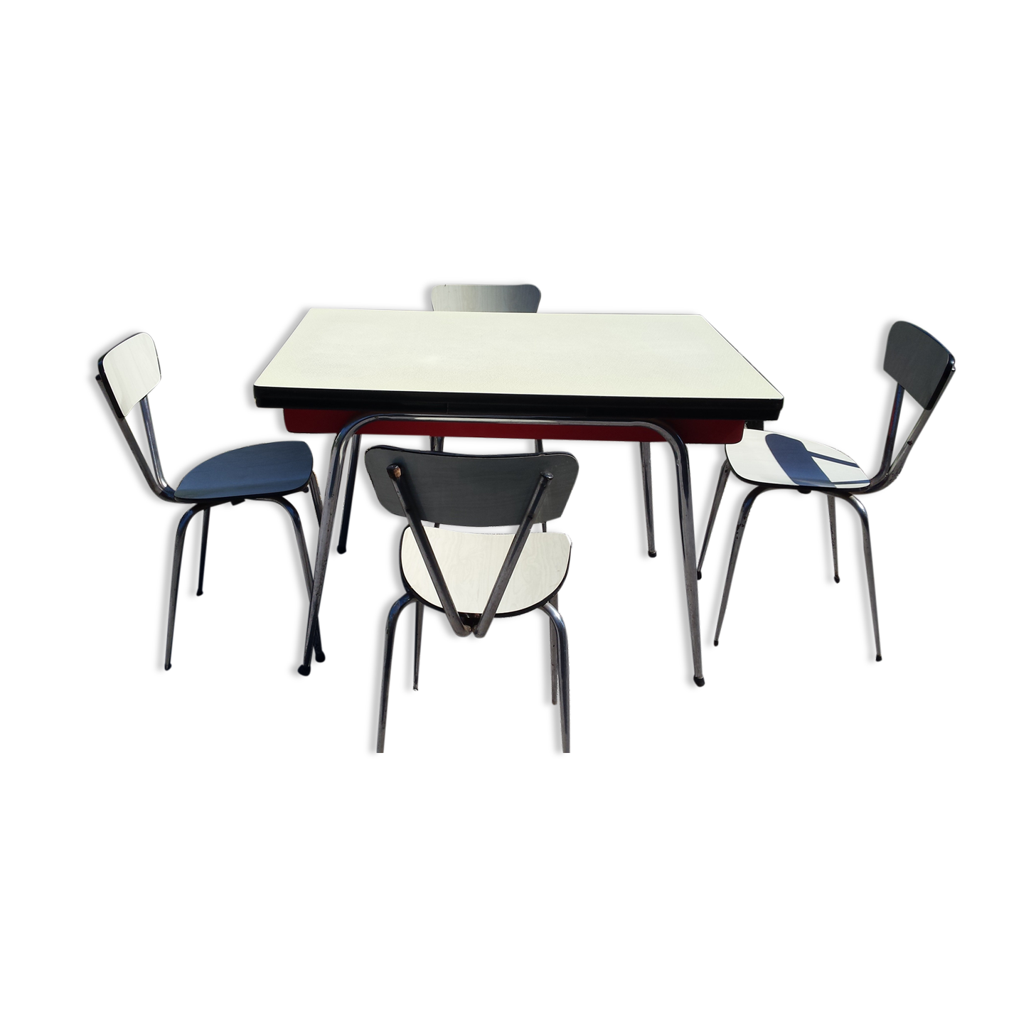 Table et 4 chaises en formica