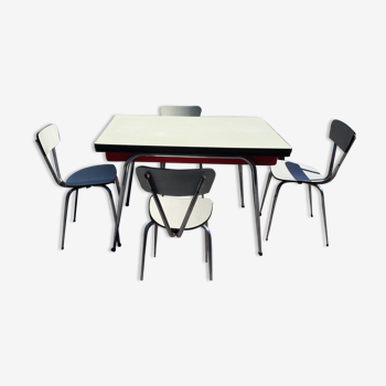 Table et 4 chaises en formica