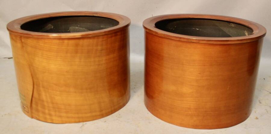 Pair of hobby flower cache pots with interior.