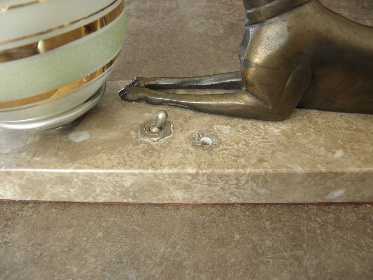 Art deco table lamp in marble and bronze dog figurine