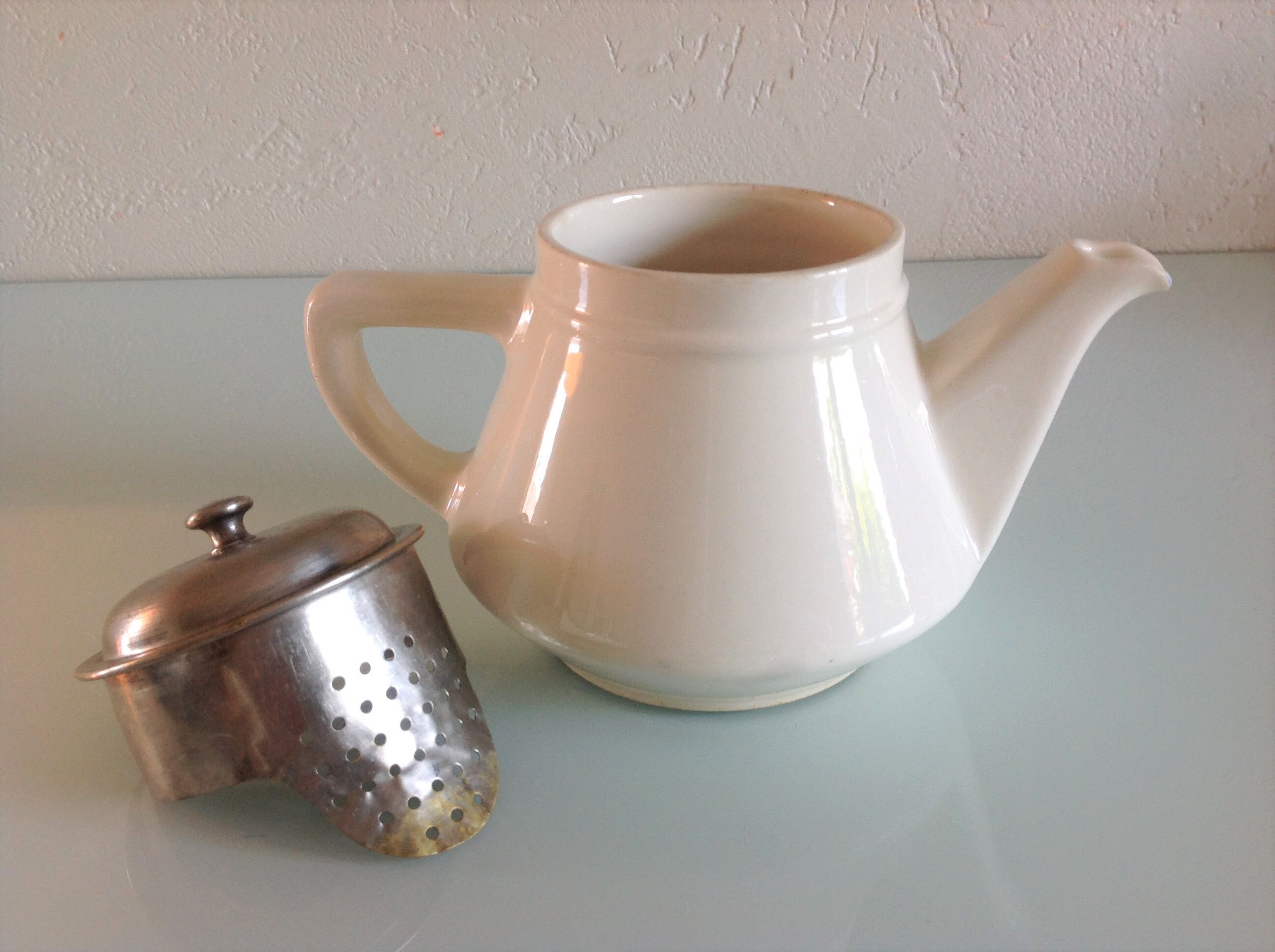 White theiere by Villeroy and Boch vintage 50/60s