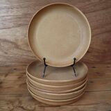 6 assiettes plates à rebords en grès