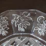 10 dessert plates in molded glass of floral motifs
