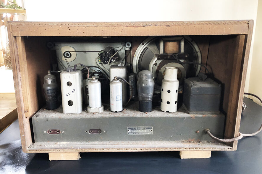 Former station radio tsf devieux at lamps 1930