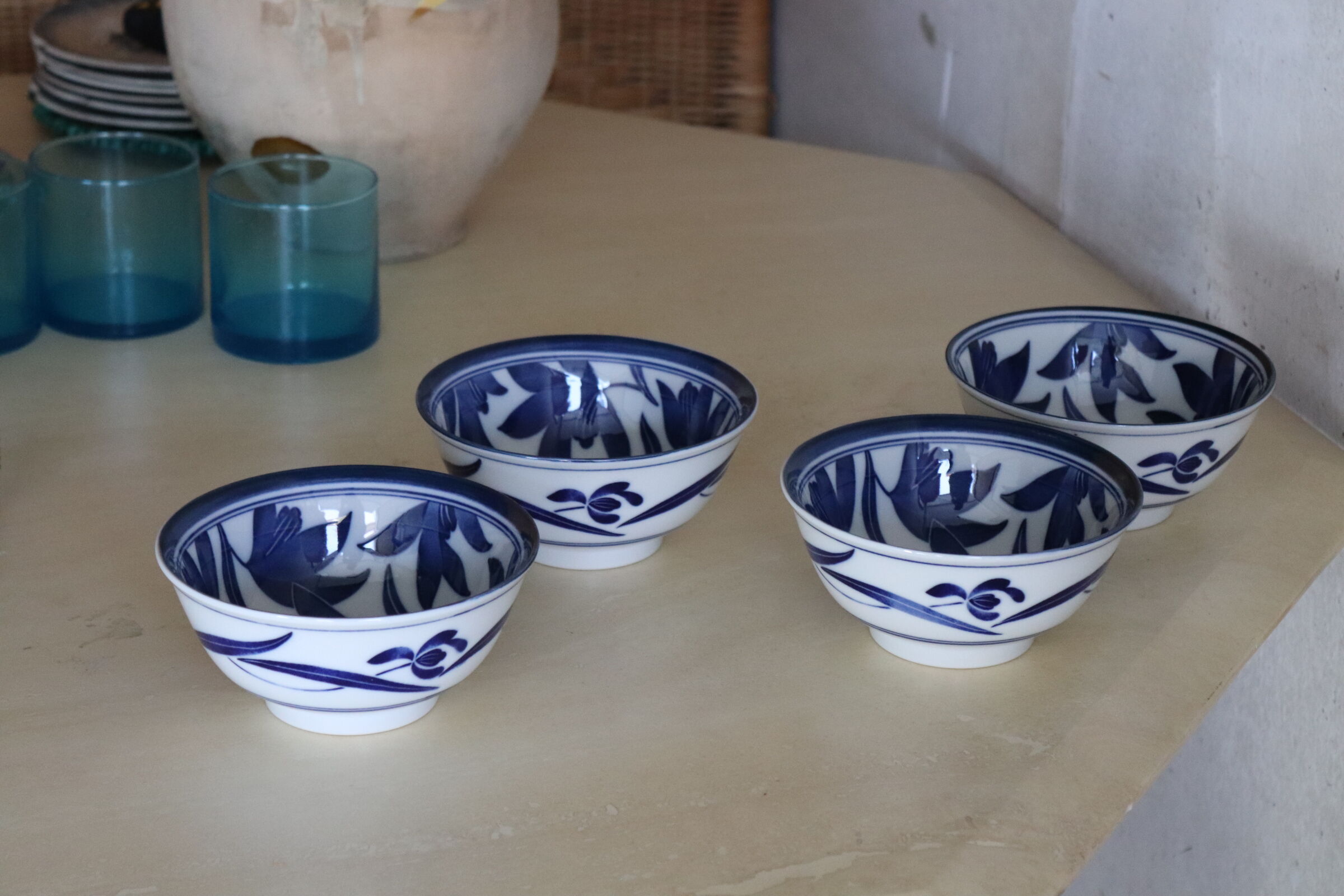 4 vintage asian bowls