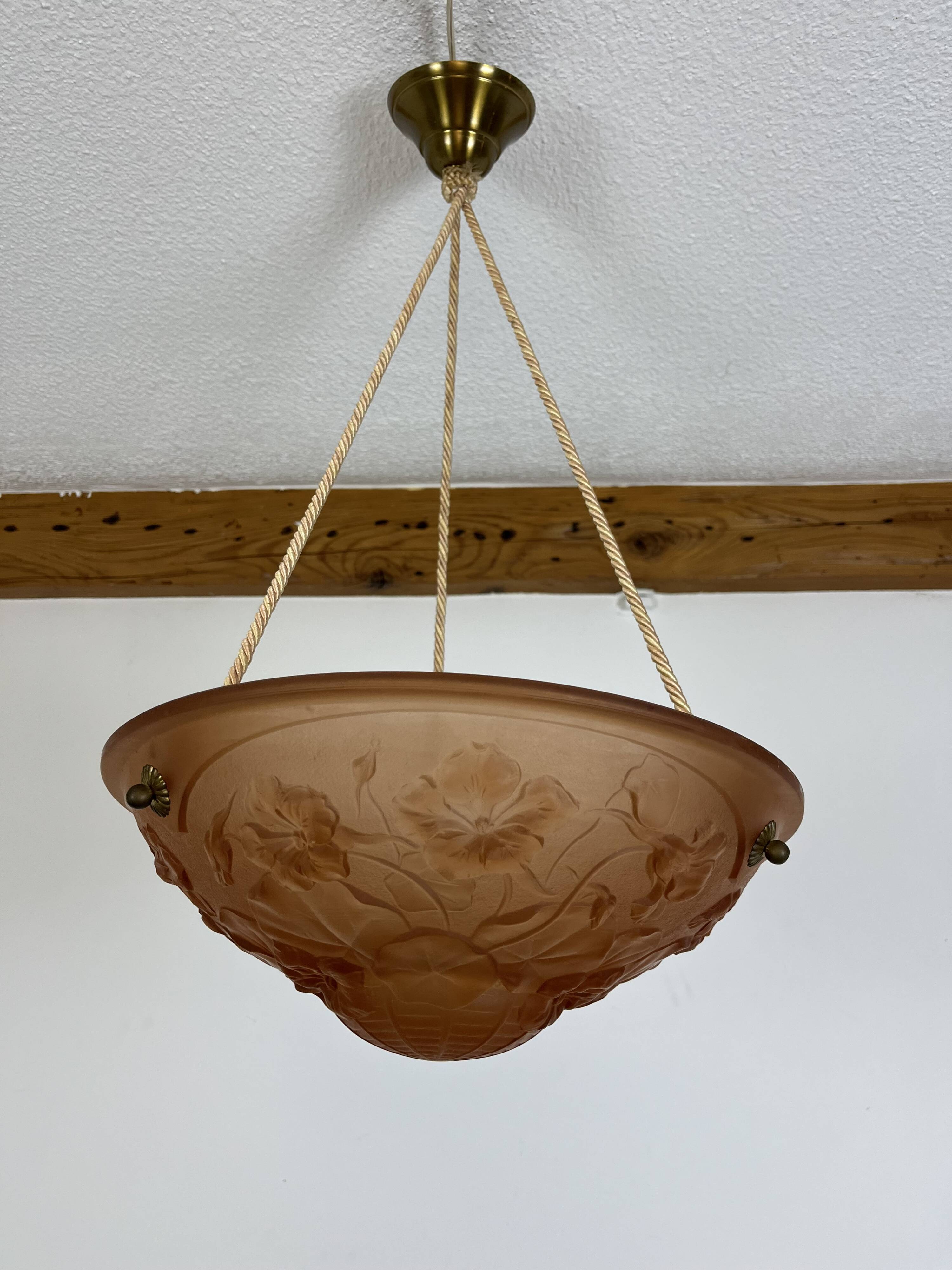 Art Deco floral vase pendant light in molded glass