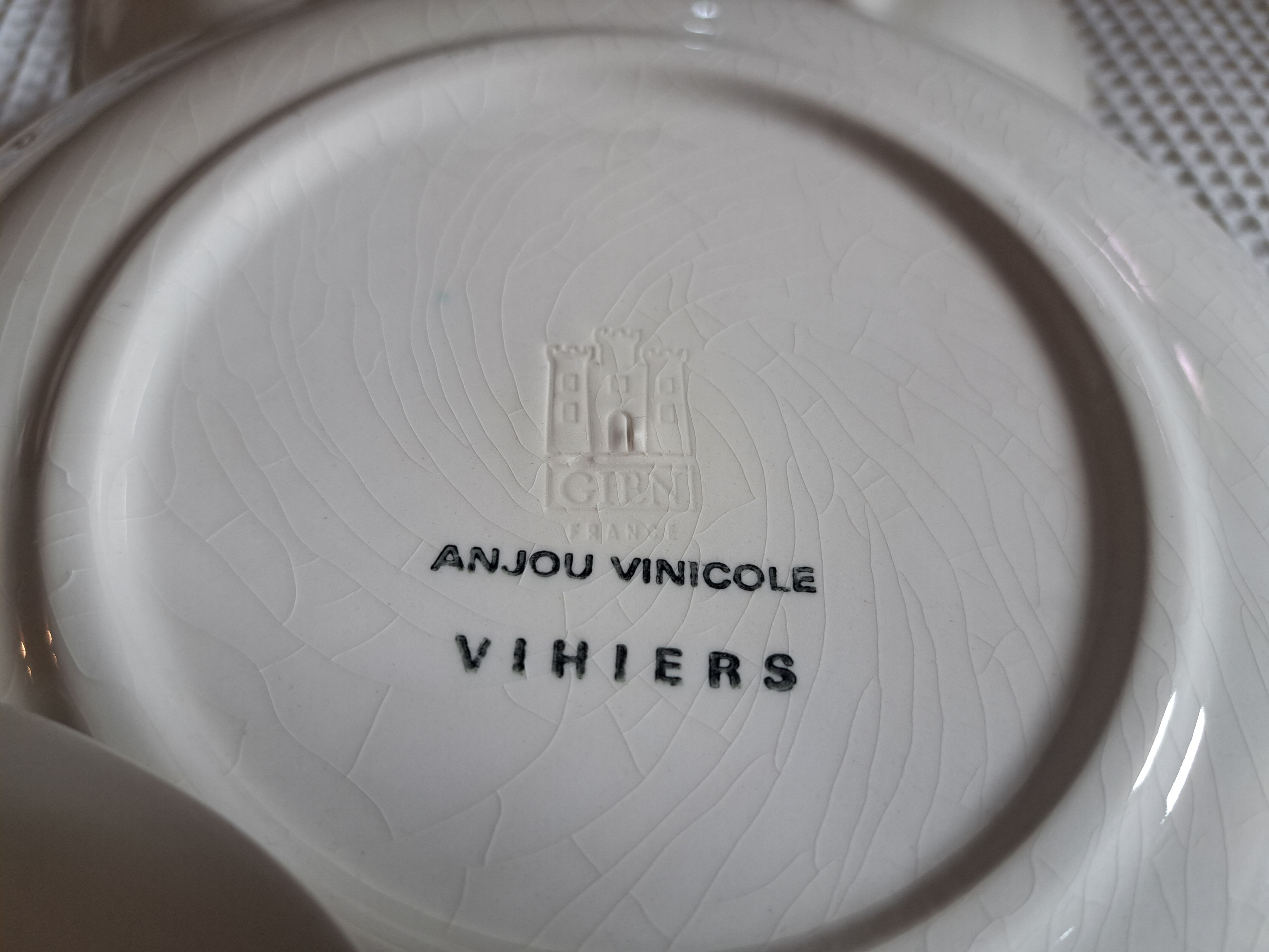 Cheese plates earthenware of Gien Anjou vinicole Vihiers