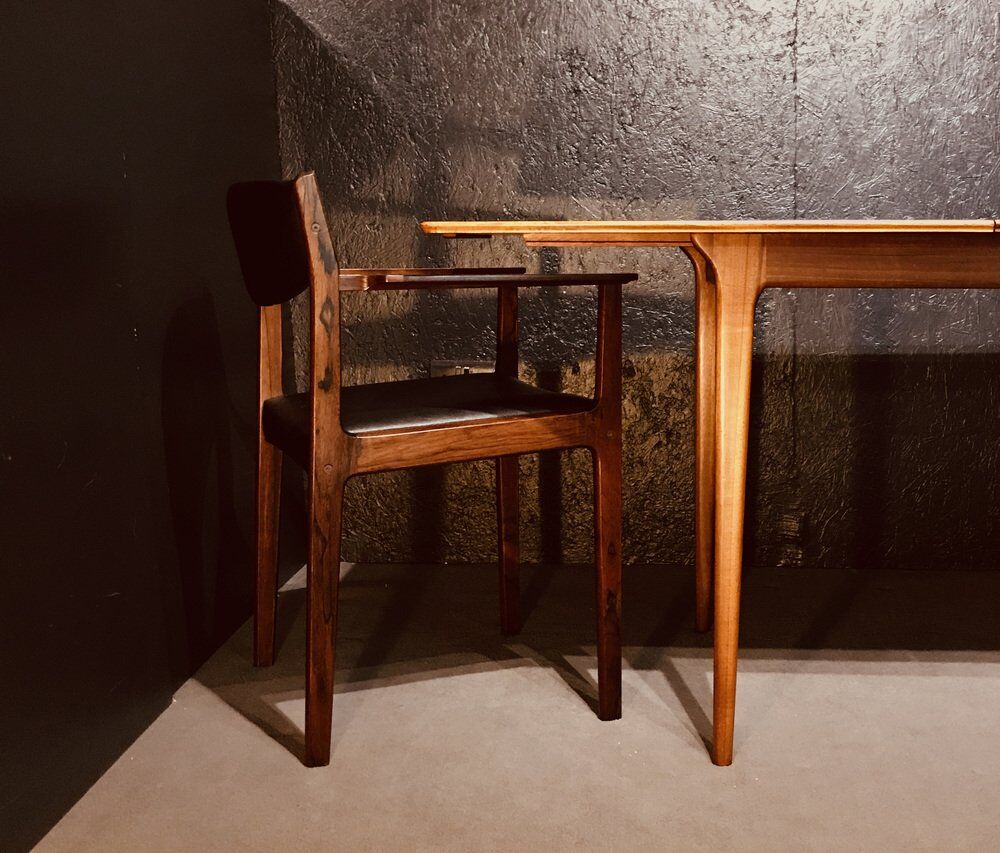 Extendable dining room table model t2 mid-century teak by Tom Robertson for McIntosh 1960s