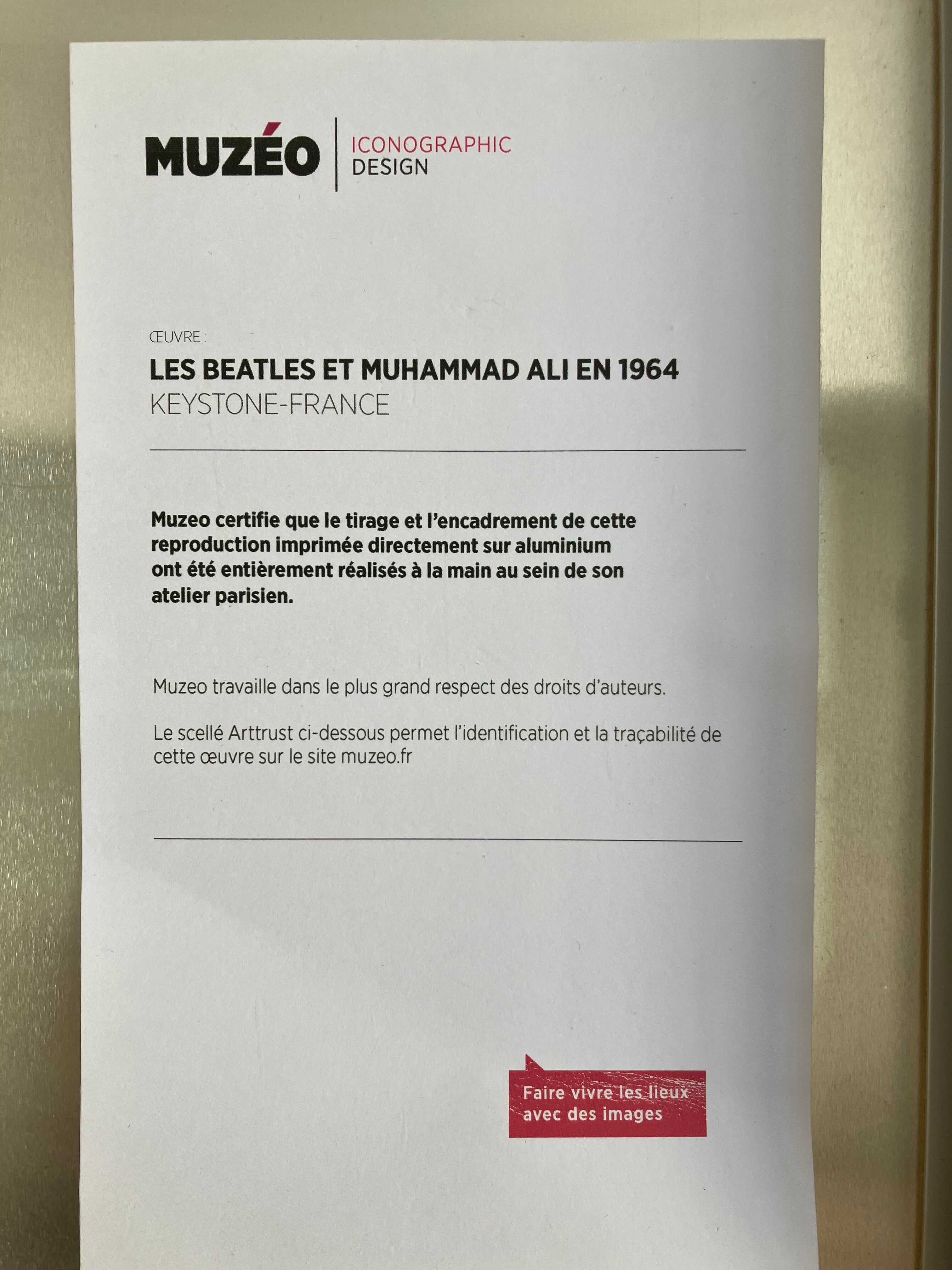 Photo The Beatles and Muhammad Ali in 1964