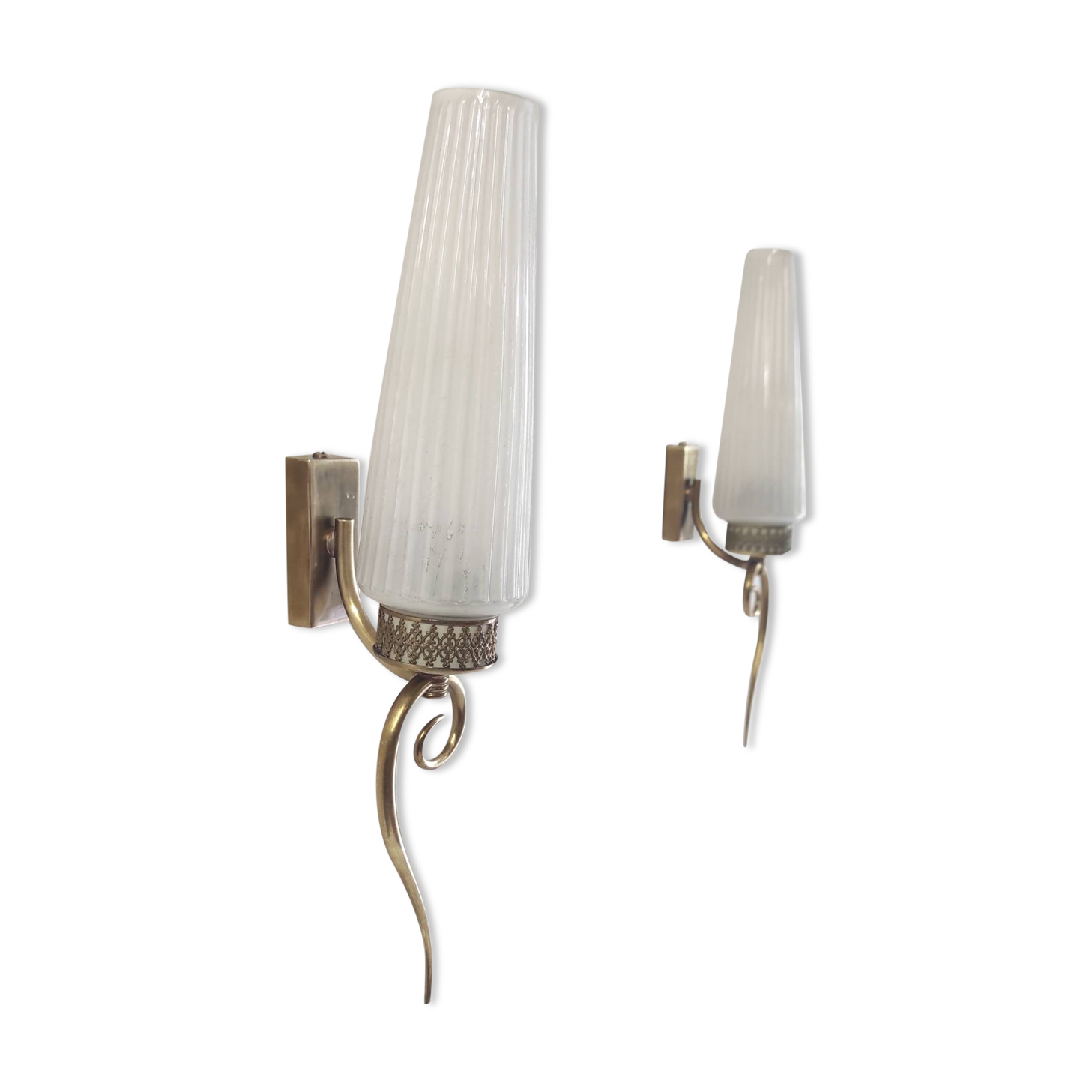 Modernist wall lights in brass and opaline - mid 20th century.