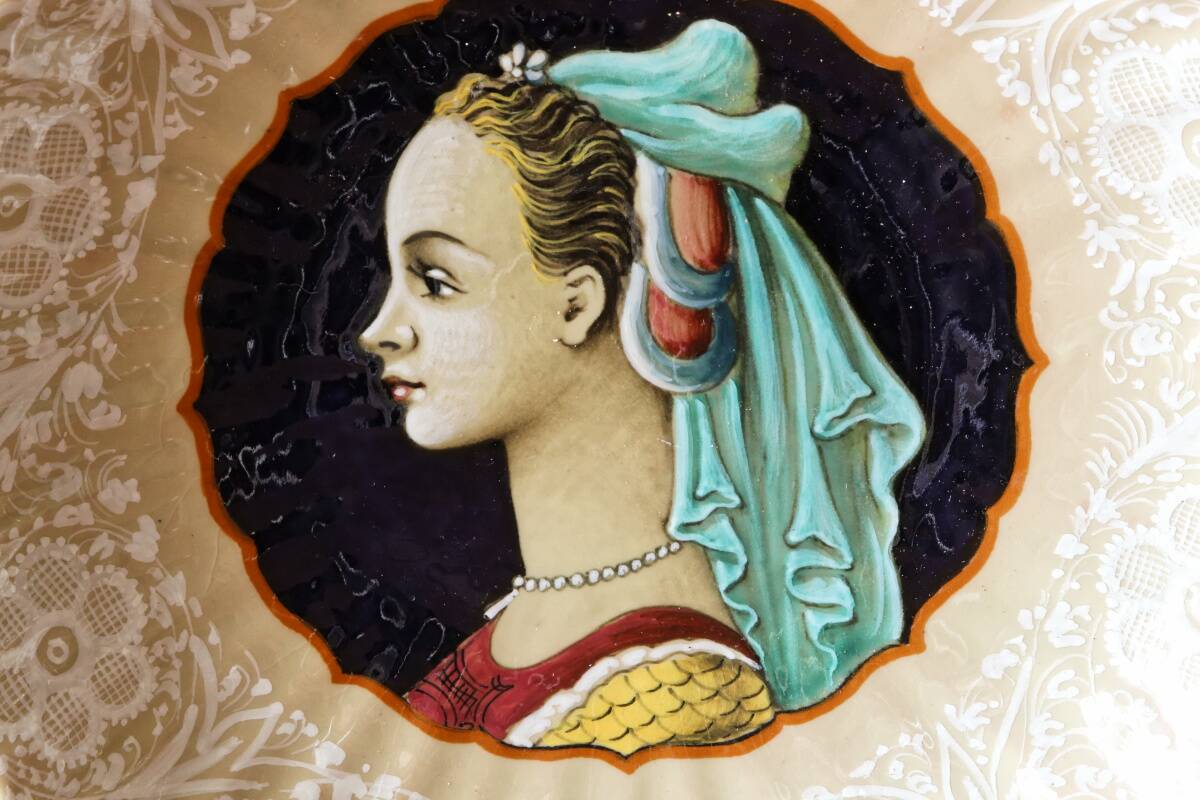Set of two earthenware plates from Pesaro, Italy, early 20th century.