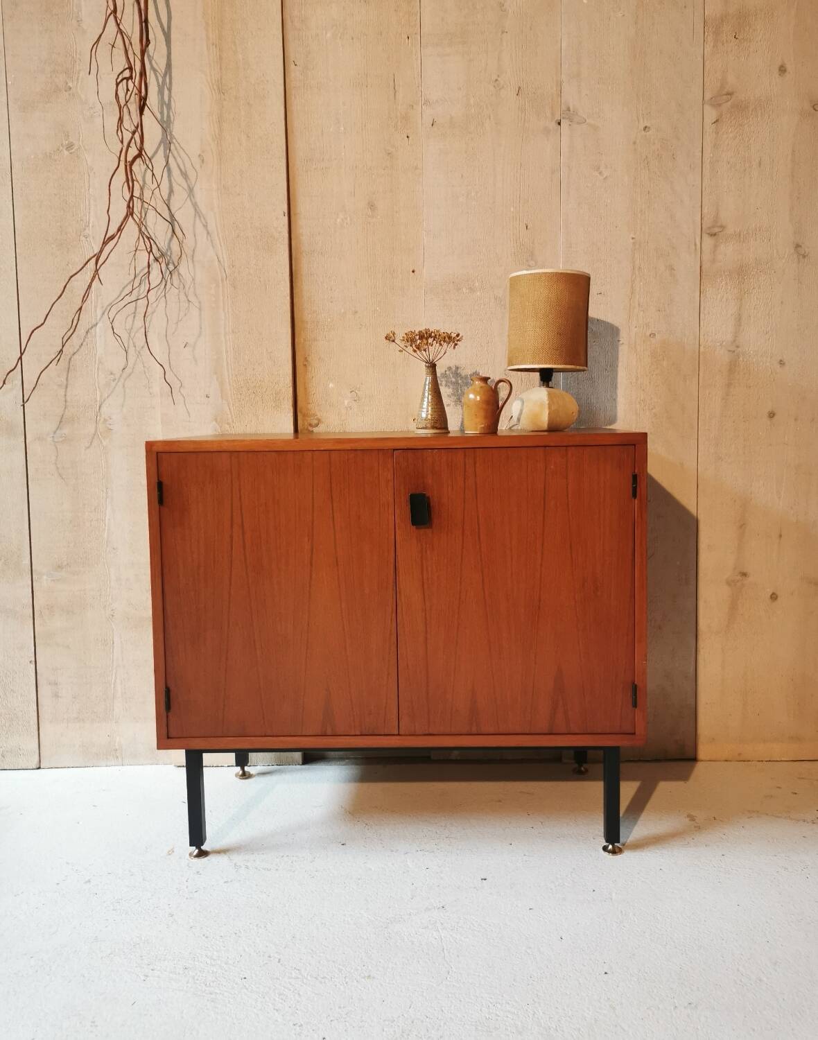 2-door sideboard
