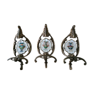 3 Italian hooks