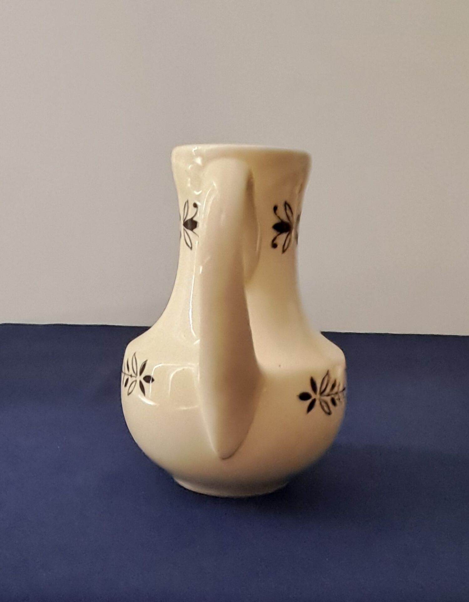 Jug and sugar bowl from Valenciennes by the Gien pottery. Vintage.
