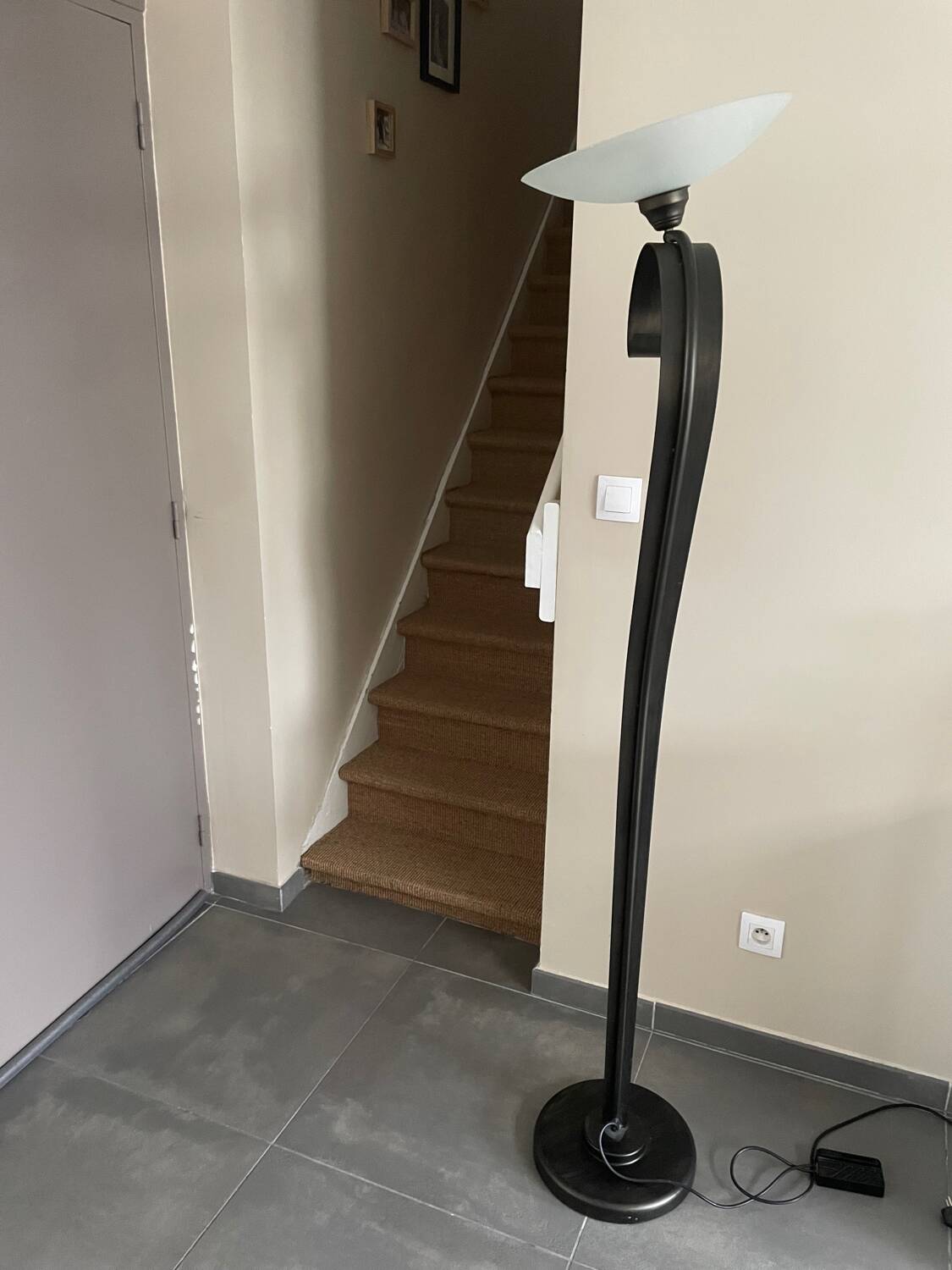 Arc floor lamp, sleek design, Italian-inspired (180cm)