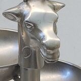 Giraffe-shaped table servant