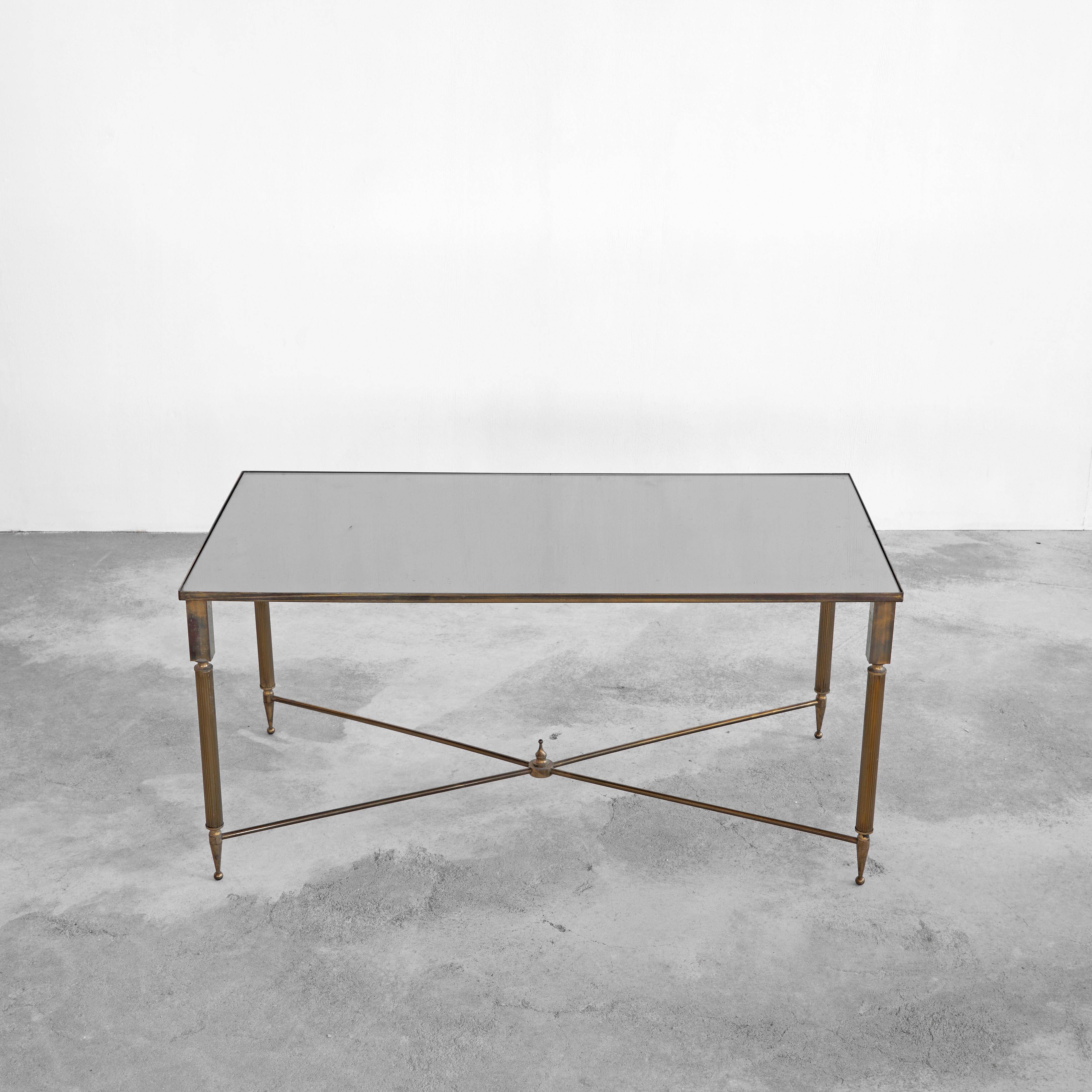 Table basse en laiton patiné et verre Maison Charles années 1960