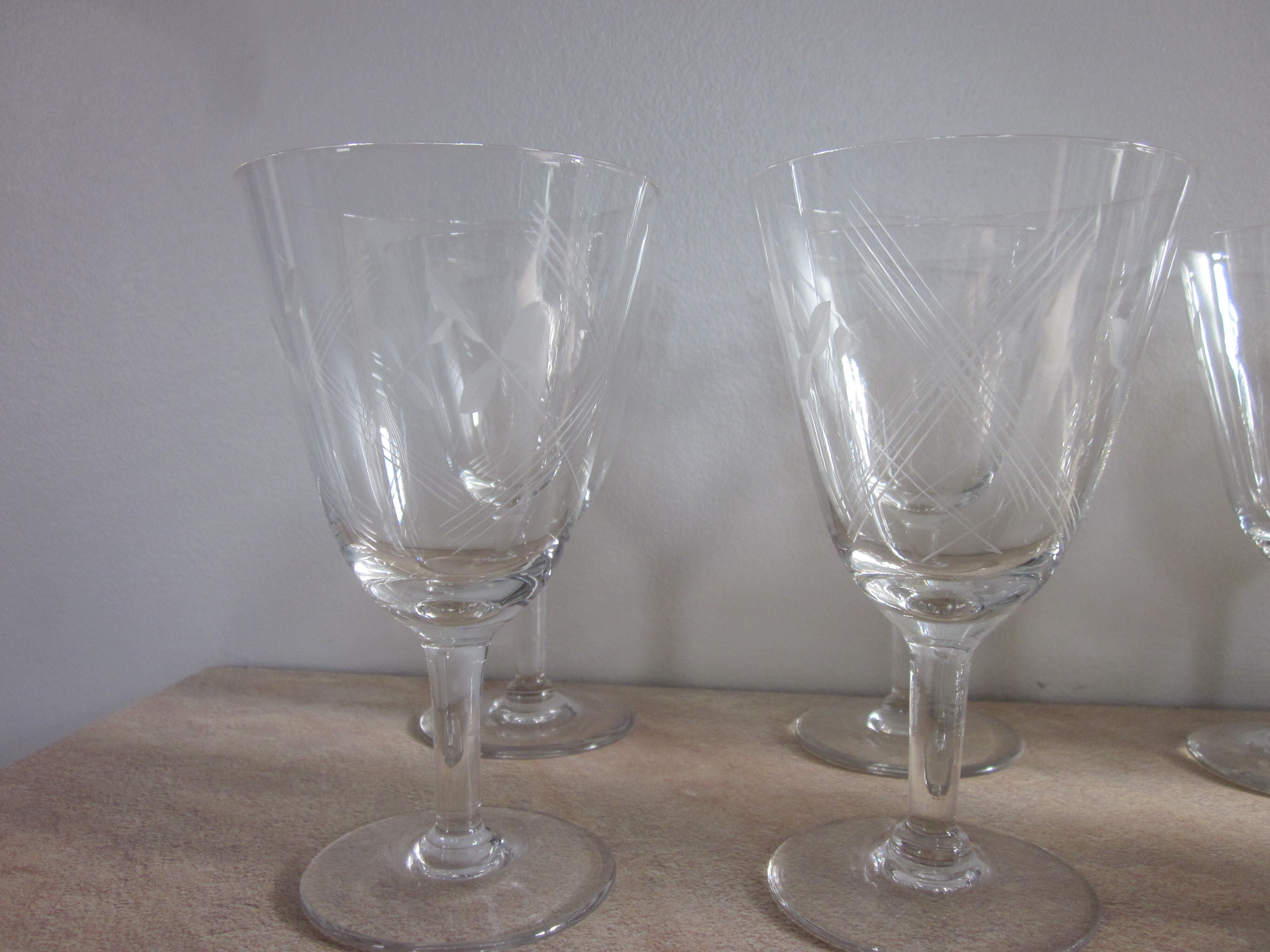 Set of 10 glasses of wine, 50s