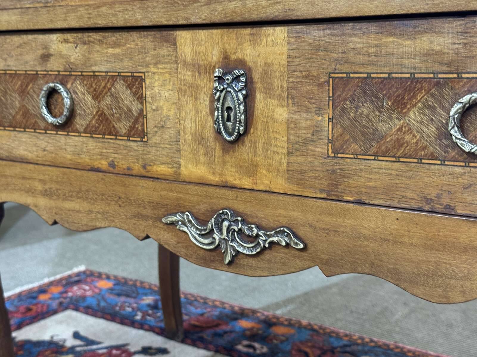 Transitional jump commode in walnut with marble top - 1950s