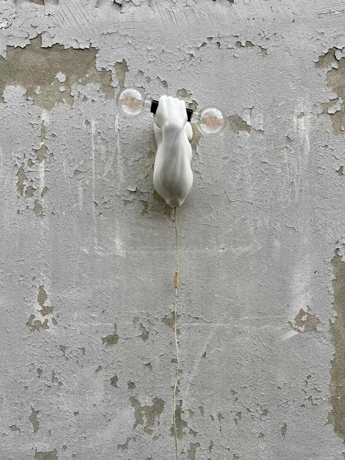Applique murale avec haltères de Jean Claude Peiré