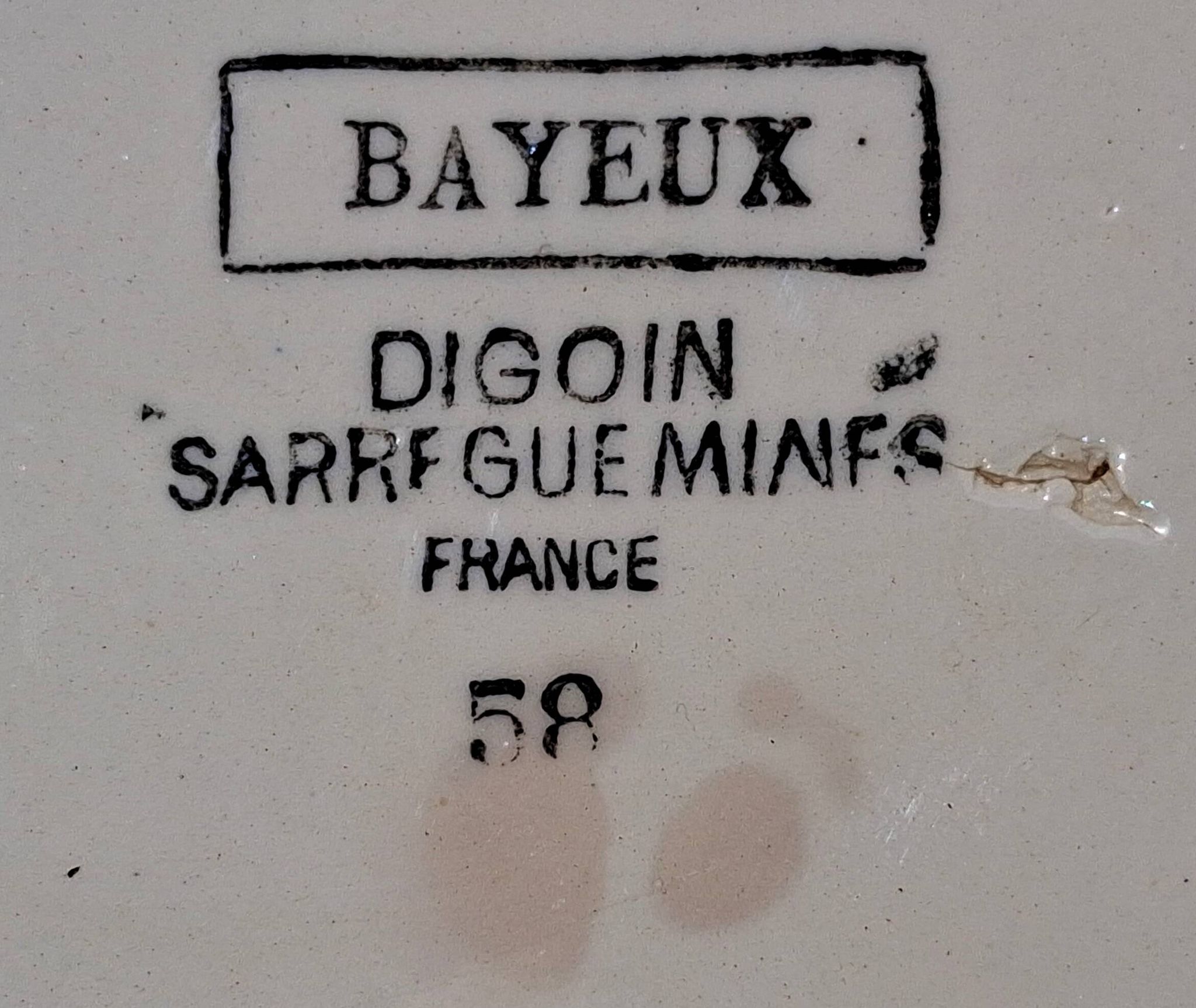 Service de table à manger, terre de fer, Digoin Sarreguemines Bayeux
