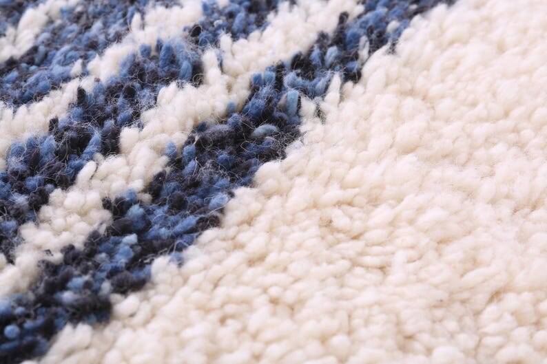 Handmade pure wool rug, size 2/3 m.