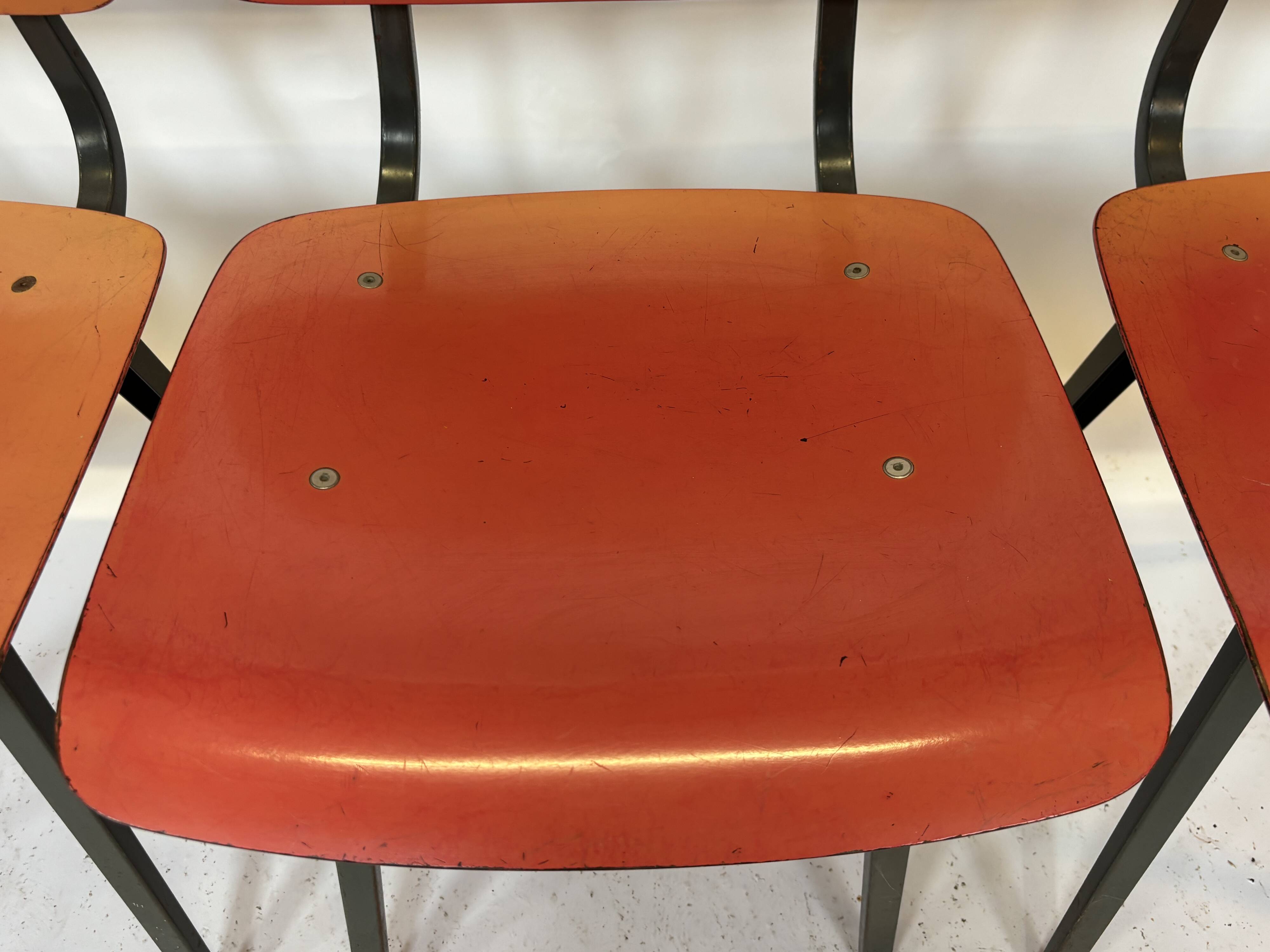 Vintage set of 4x Friso Kramer Revolt chairs Ahrend de Cirkel dutch design