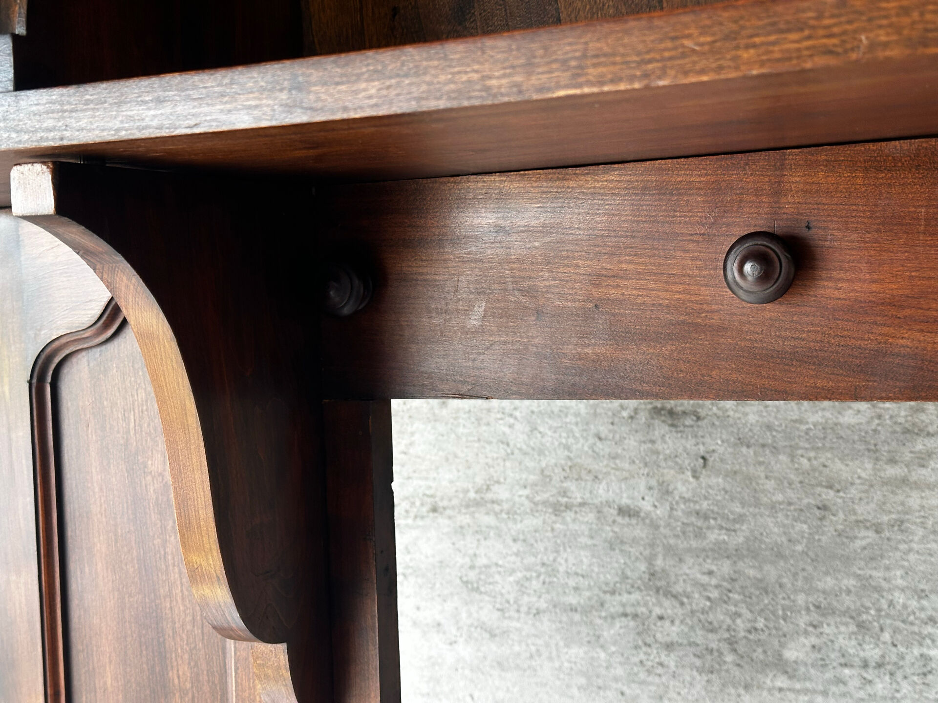 Solid wood bookshelf - French work from the 1950s