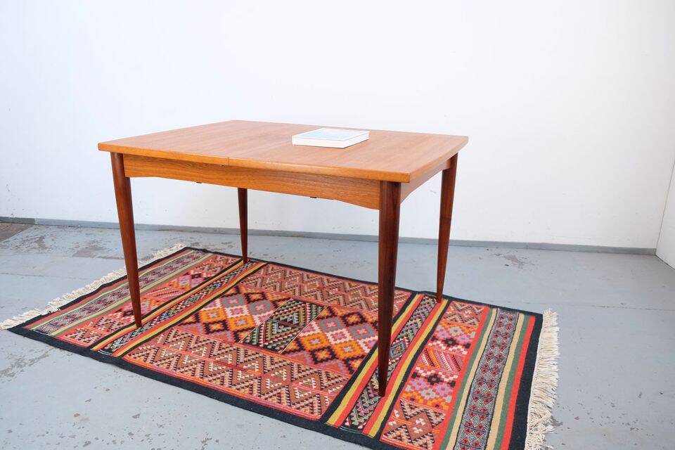 Vintage dining table from the 60s/70s, in teak, retro/vintage style, made of teak.