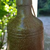 Bouteille en grès artisanale