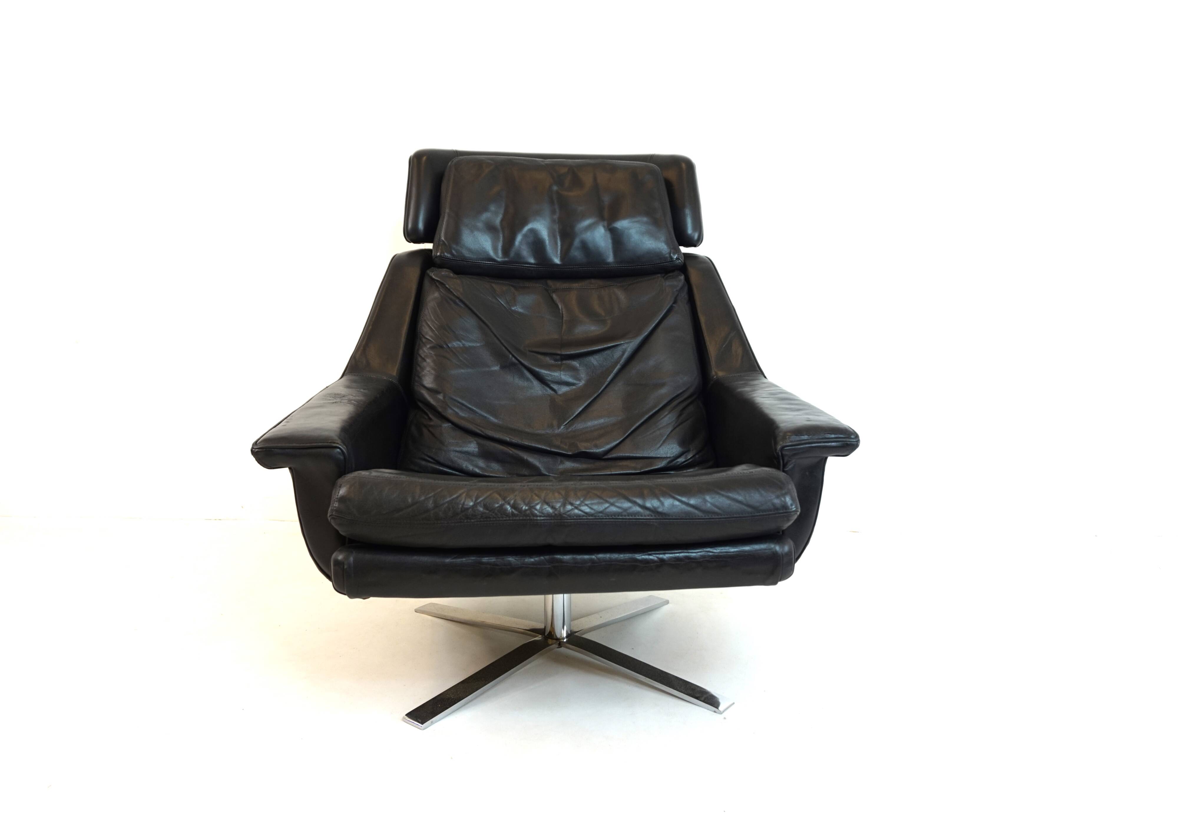 ESA leather chair 802 by Werner Langenfeld