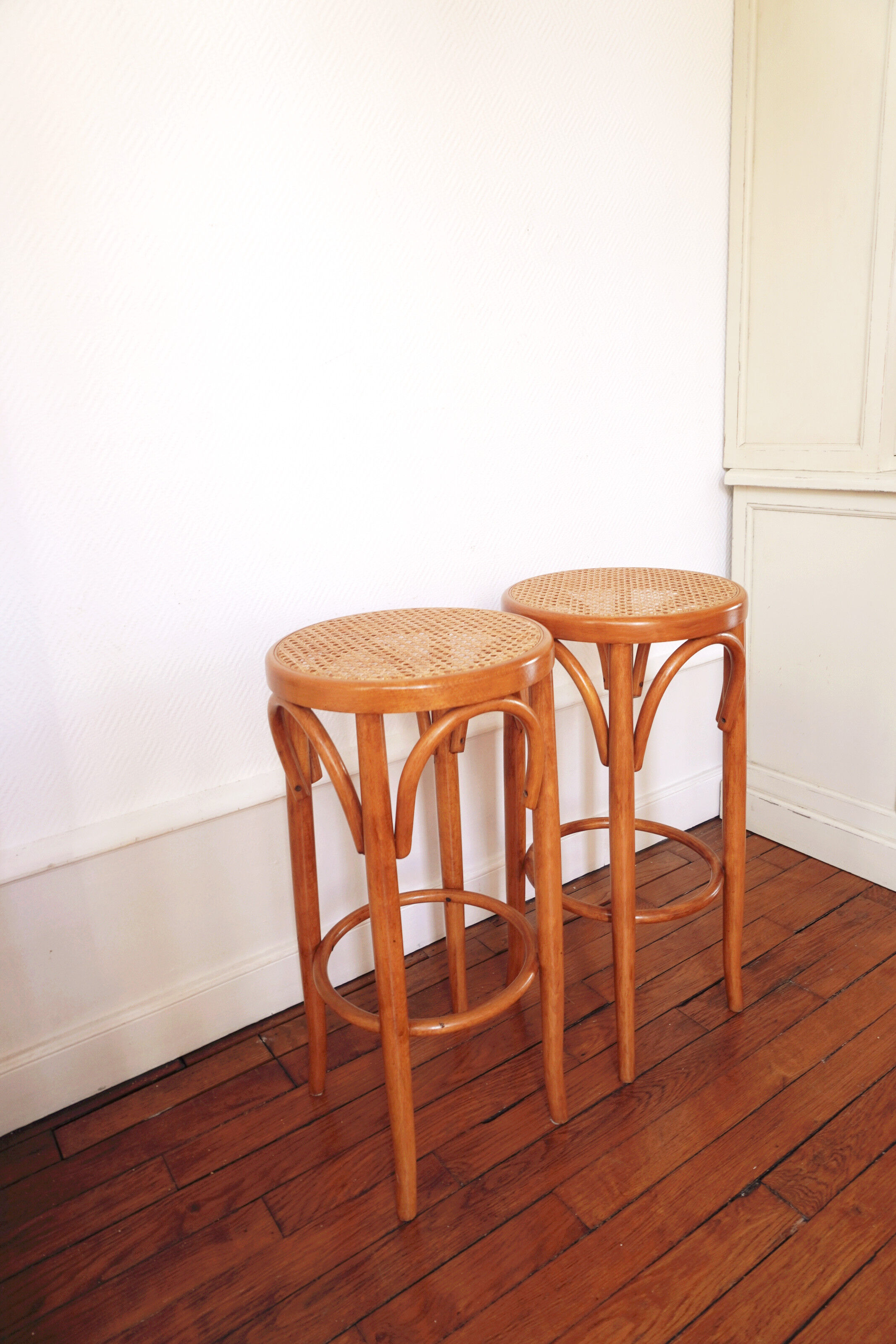 Lot of 2 high stools