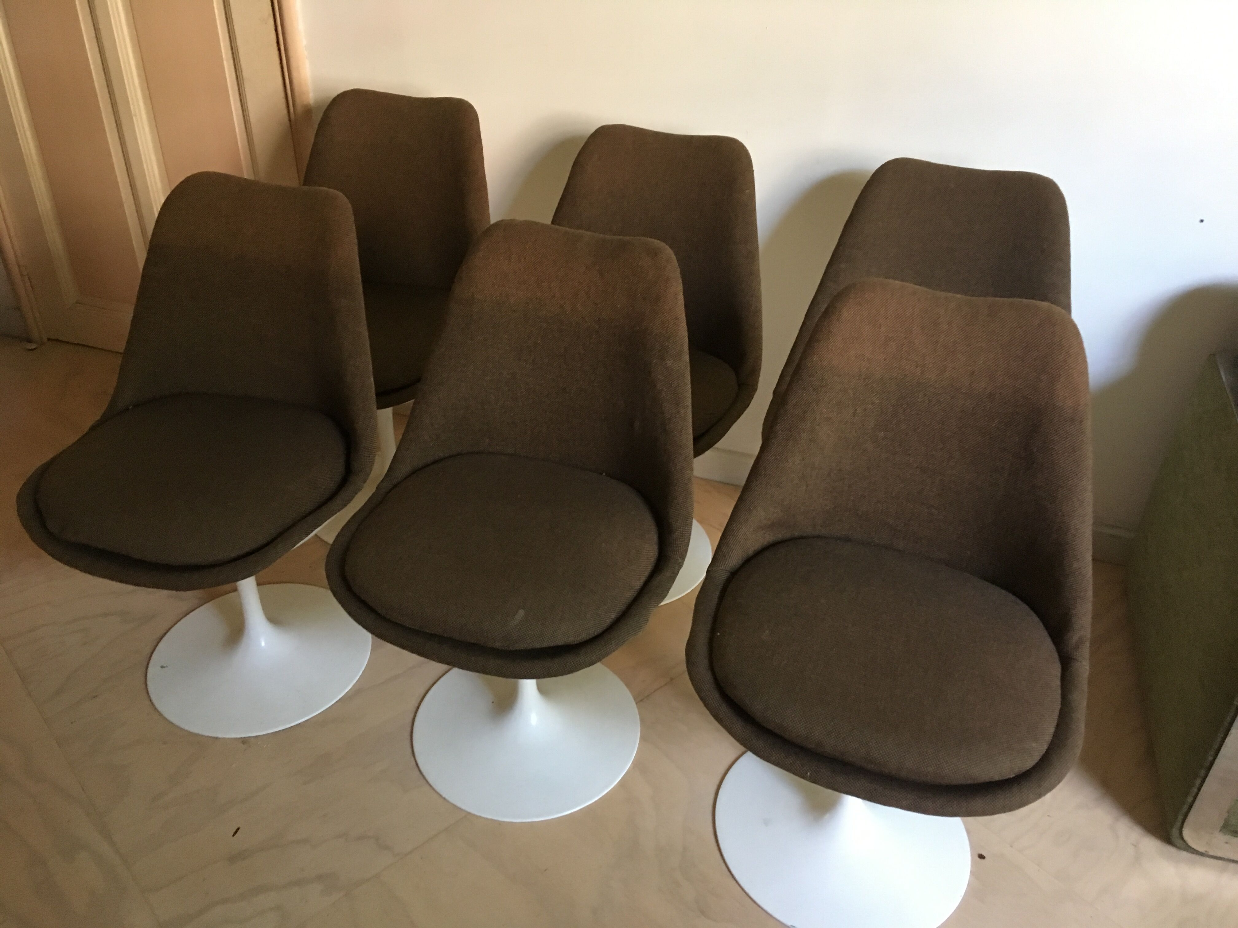 Eero Saarinen Tulip chair, produced by De Coene Courtrai