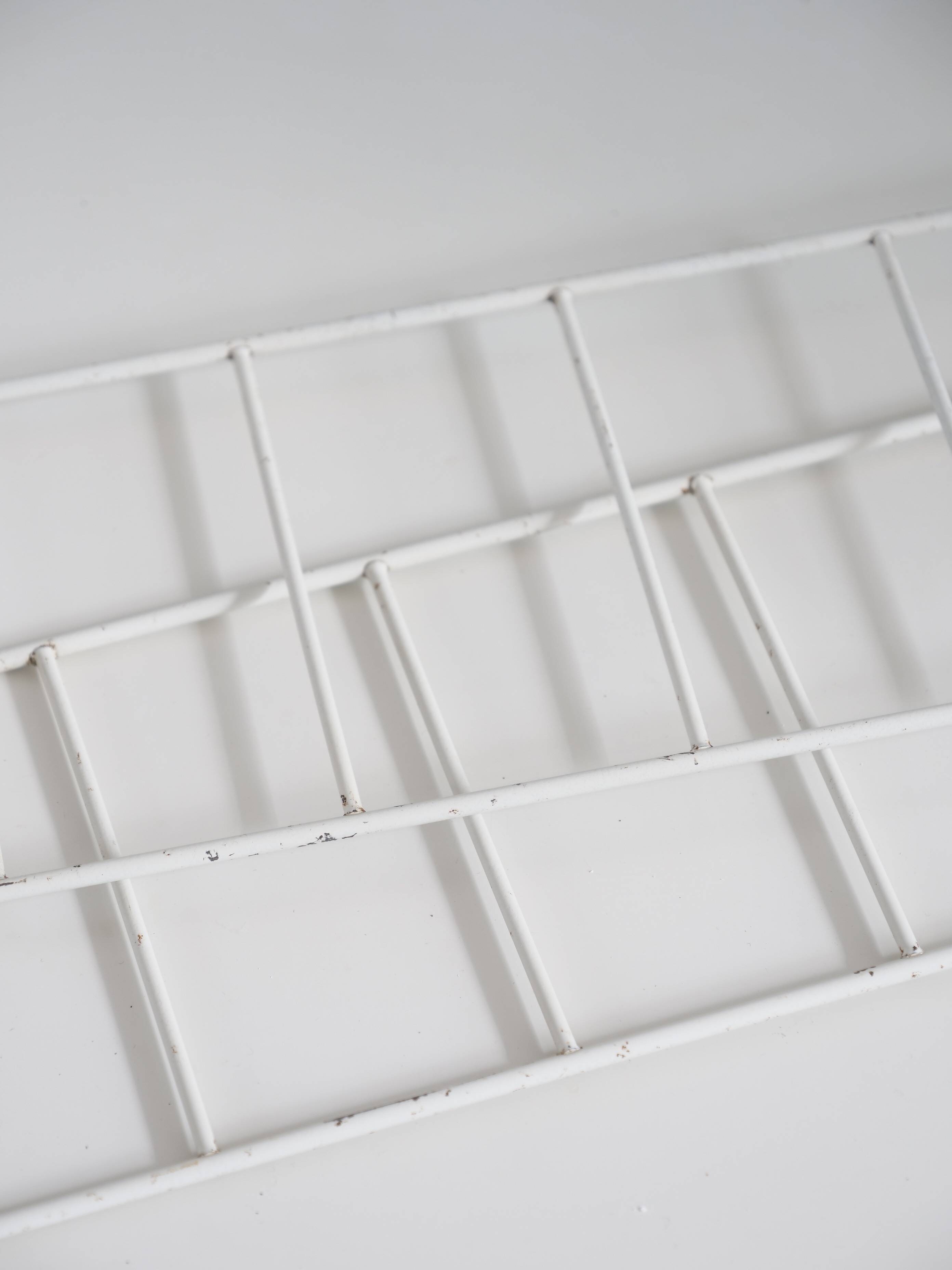 Compact tomado shelf with drawer