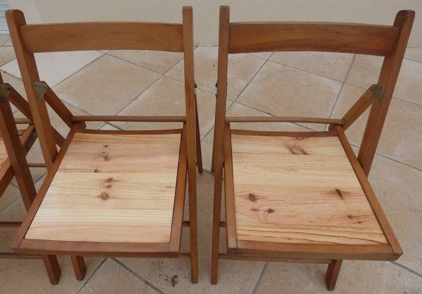 4 vintage varnished wooden folding chairs - Seats completely restored.