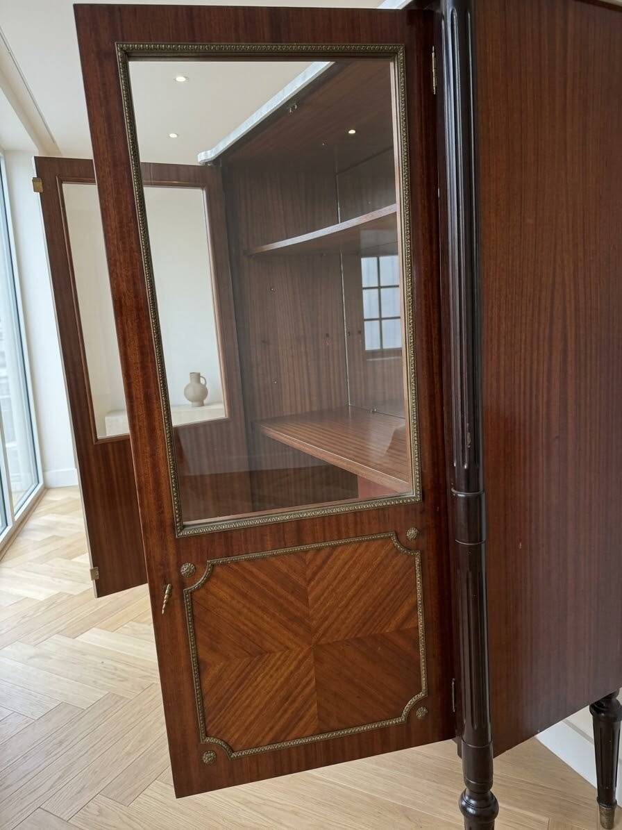 Louis XVI style cabinet/display case in very good condition.