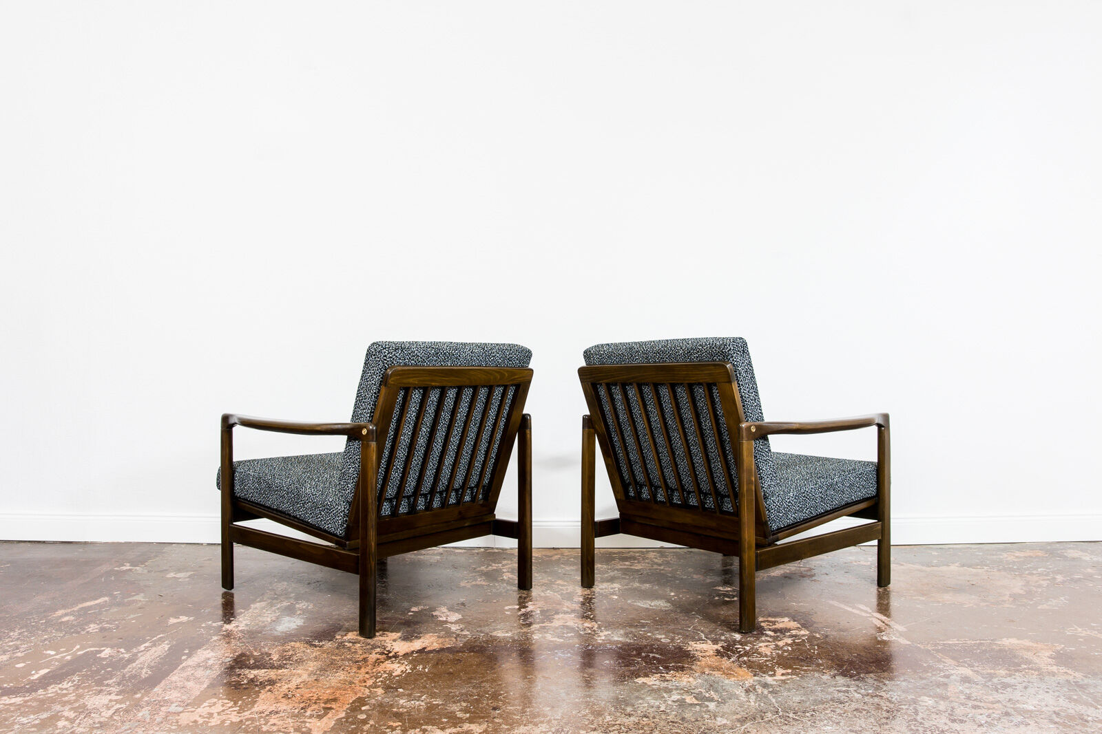 Pair of Restored Black B-7522 armchairs by Zenon Bączyk, 1960’s