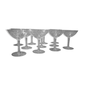 11 coupes à champagne en cristal gravé taillé