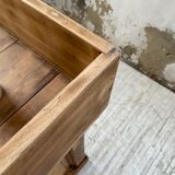 Trading counter central island pine